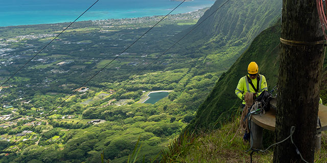 Powerlineman Profile: @Zeus_Hawaii 